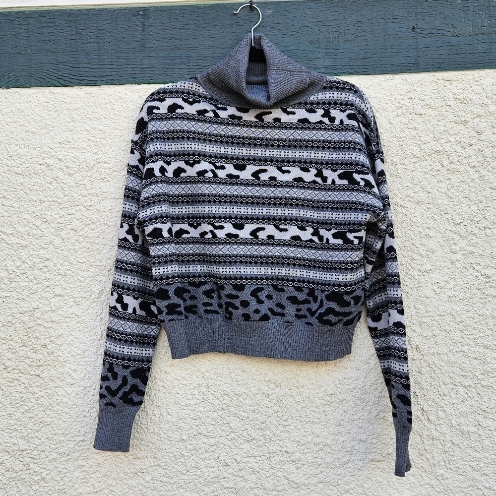 John + Jenn Castlerock Stripe turtleneck gray fair isle cheetah SEE MEASUREMENTS